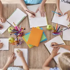 Jakie zeszyty do 4 klasy wybrać, by ułatwić naukę dziecka?
