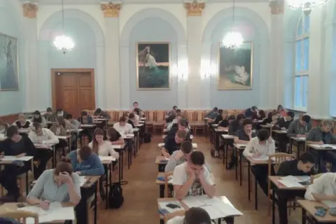 Jak napisać rozprawkę interpretacyjną - skuteczne kroki i porady