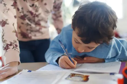 Zeszyt do historii w linie czy w kratkę - który wybór jest lepszy?