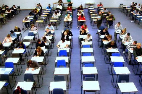 Jak napisać referat z chemii - unikaj błędów i zrób to dobrze