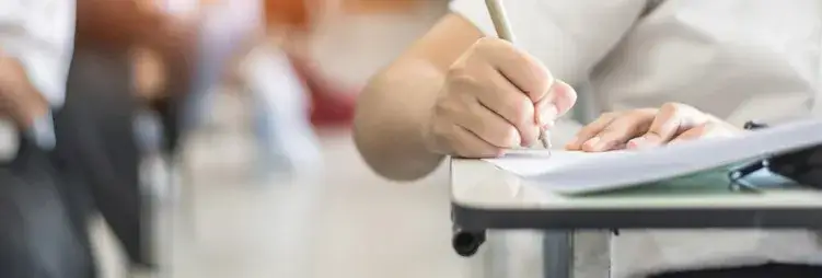 Zdjęcie Jak zacząć rozprawkę maturalną: skuteczne sposoby na wstęp